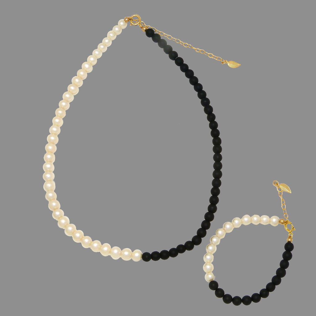Instagram look 50/50 Fresh Water Pearl and Black Onyx Necklace Bracelet by bara boheme
